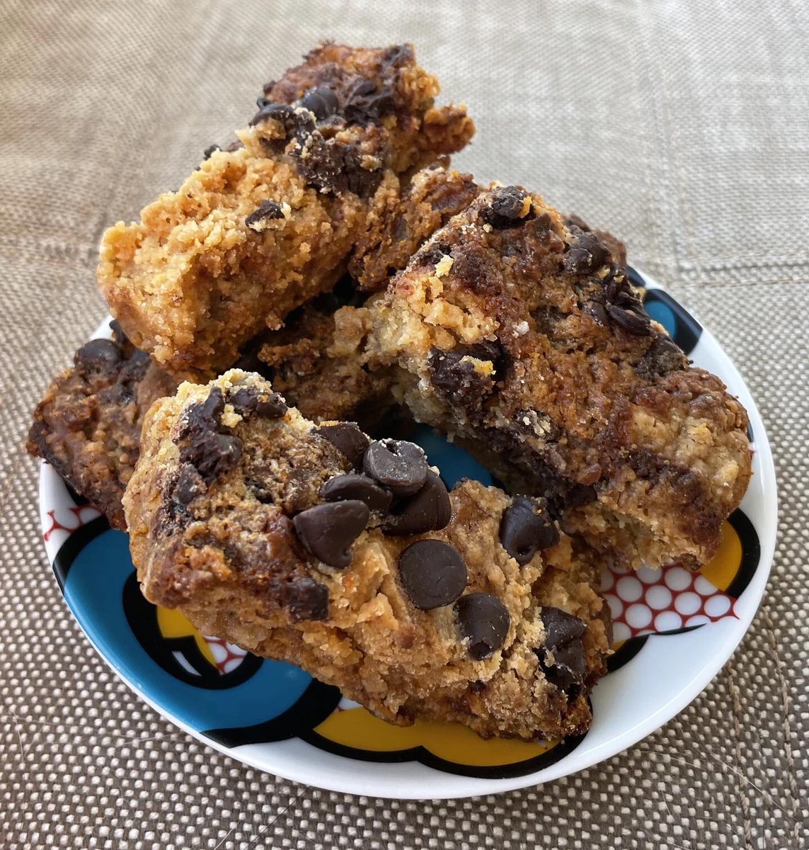 Ugly_Desserts's tweet photo. Ugly Dessert for Today-Pumpkin Cake Bars! I’ve seen variations of this around and I wanted to try it, mostly for the bizarre way it uses cake mix. And it works! https://t.co/yAnggFCgzC
#ugly_desserts #uglydesserts #sfbaker #pumpkincakebars #pumpkincakebarrecipe #barcookies https://t.co/WifXlNJV5s
