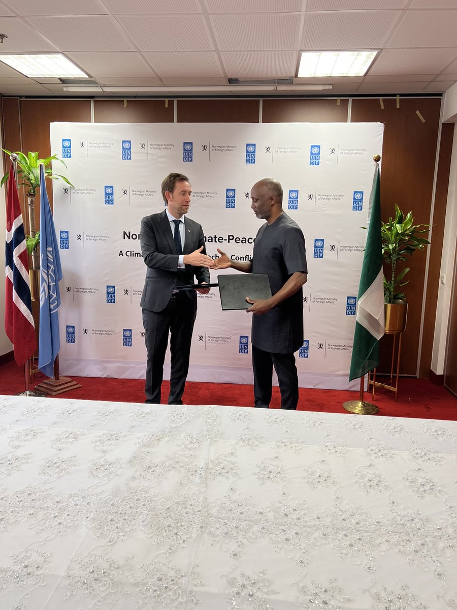 Momalindi's tweet photo. I signed a multimillion $ agreement with the Government of Norway 🇳🇴to catalyze a climate action approach to conflict prevention &amp; peace building in the NW States of #Sokoto &amp; #Katsina in 🇳🇬. I want to thank Ambassador @NorAmbNigeria for his leadership &amp; support. @UNDPNorway https://t.co/6kkvcutKib