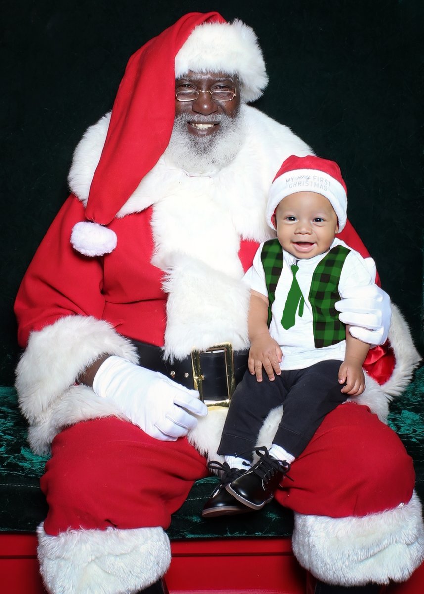 Santa Claus is coming to town for two days on Sunday, Dec. 4 &amp; Monday, Dec. 5! 🎁🎄 
Reserve your visit ➡️ bit.ly/3FbMAfb