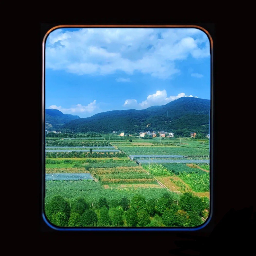 Guilin__China's tweet photo. Would you like to take the high-speed railway to #Guilin to check out the #mountains and #rivers? Come and have a look!You can get a visual feast of #oilpainting. #RailwayPower
📷:red📕double 在深圳 https://t.co/dPc2sglYYt