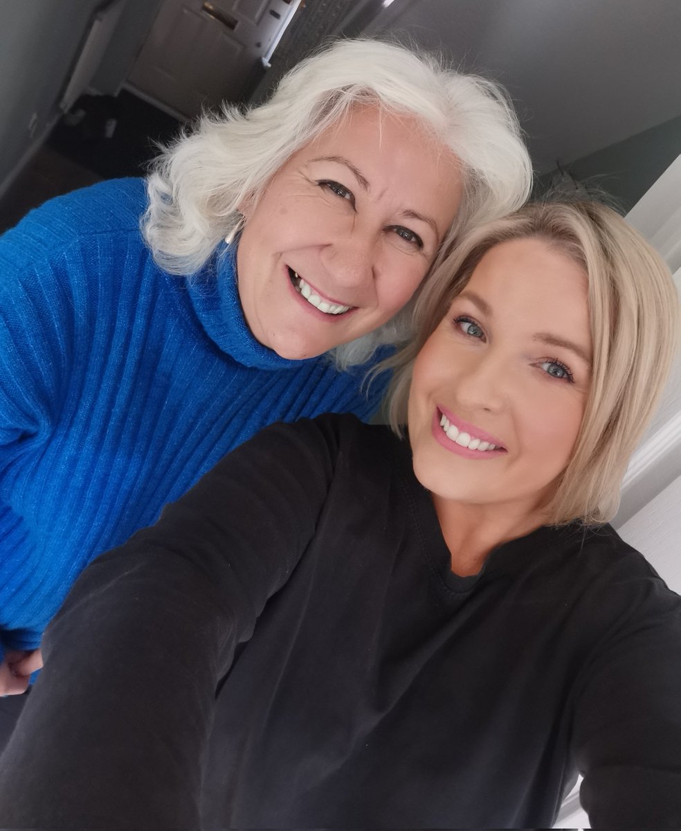 After a week of 🤒🤧 and very little sleep 😭, a brilliant day today catching up with the very lovely <a href="/Liz_Kentish/">Liz Kentish 💌</a> 🙂. So amazing to see you Liz ❤️🤗xx #friendship #catchingup #longoverdue #caketime #lovelyday