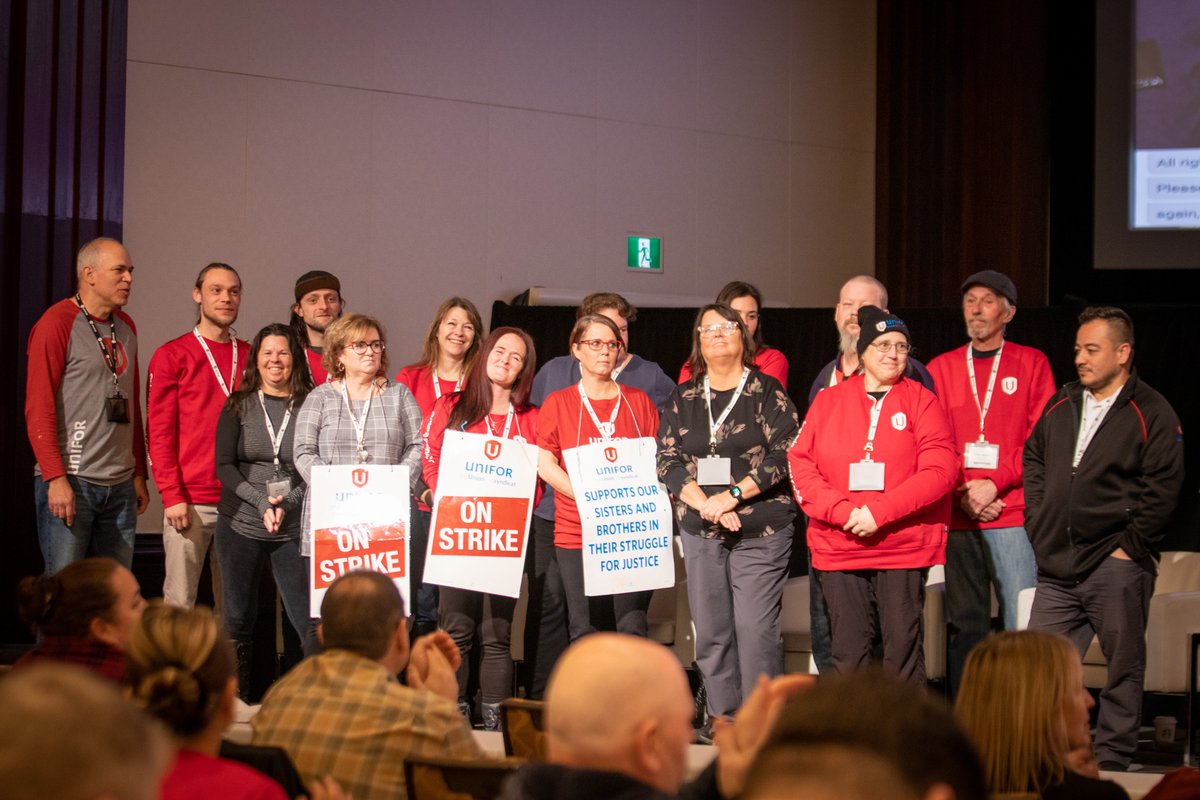 UniforTheUnion's tweet photo. Delegates showed solidarity early this morning, raising funds to support striking Local 462 members and witnessing a performance by Indigenous dancers and the All Nations Juniors drum group.
#ORC22 #Unifor
More photos will be posted on https://t.co/DP2fpCAbwU today! https://t.co/PulzXDgmgx