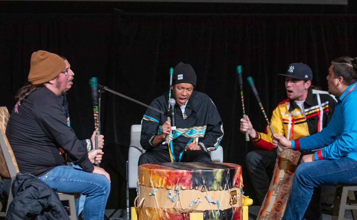 UniforTheUnion's tweet photo. Delegates showed solidarity early this morning, raising funds to support striking Local 462 members and witnessing a performance by Indigenous dancers and the All Nations Juniors drum group.
#ORC22 #Unifor
More photos will be posted on https://t.co/DP2fpCAbwU today! https://t.co/PulzXDgmgx