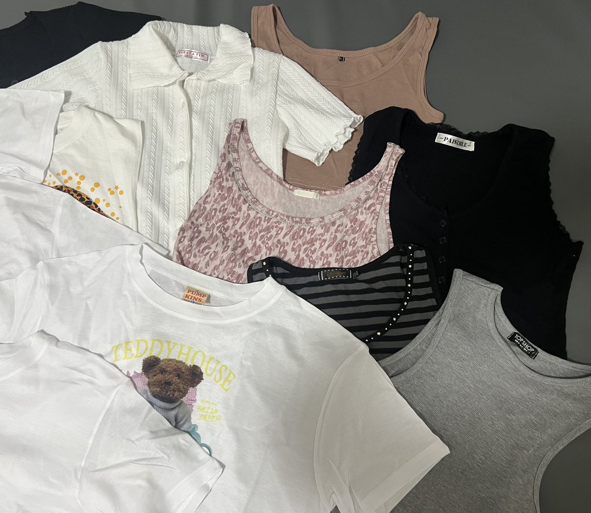 2you_store's tweet photo. #ส่งต่อเสื้อผ้า
(Lot5.) 95% ยังไม่เคยใส่ ✨
-เริ่มต้น35฿ มีแจกคนf เยอะ
📮ส่ง49 (ปัก,แชร์,รี -9 ฿ เหมาๆ40 )📦
📍ปักรอเดี๋ยวมาเฟบเรียกน้าาา💗
#เสื้อผ้าราคาถูก #ส่งต่อเสื้อผ้ามือ2 
#ส่งต่อเสื้อผ้ามือสอง #โล๊ะตู้ #ส่งต่อเสื้อผ้ามือสองสภาพดี #เสื้อผ้ามือสอง #เสื้อผ้ามือ2 https://t.co/v9vLdS2RSp