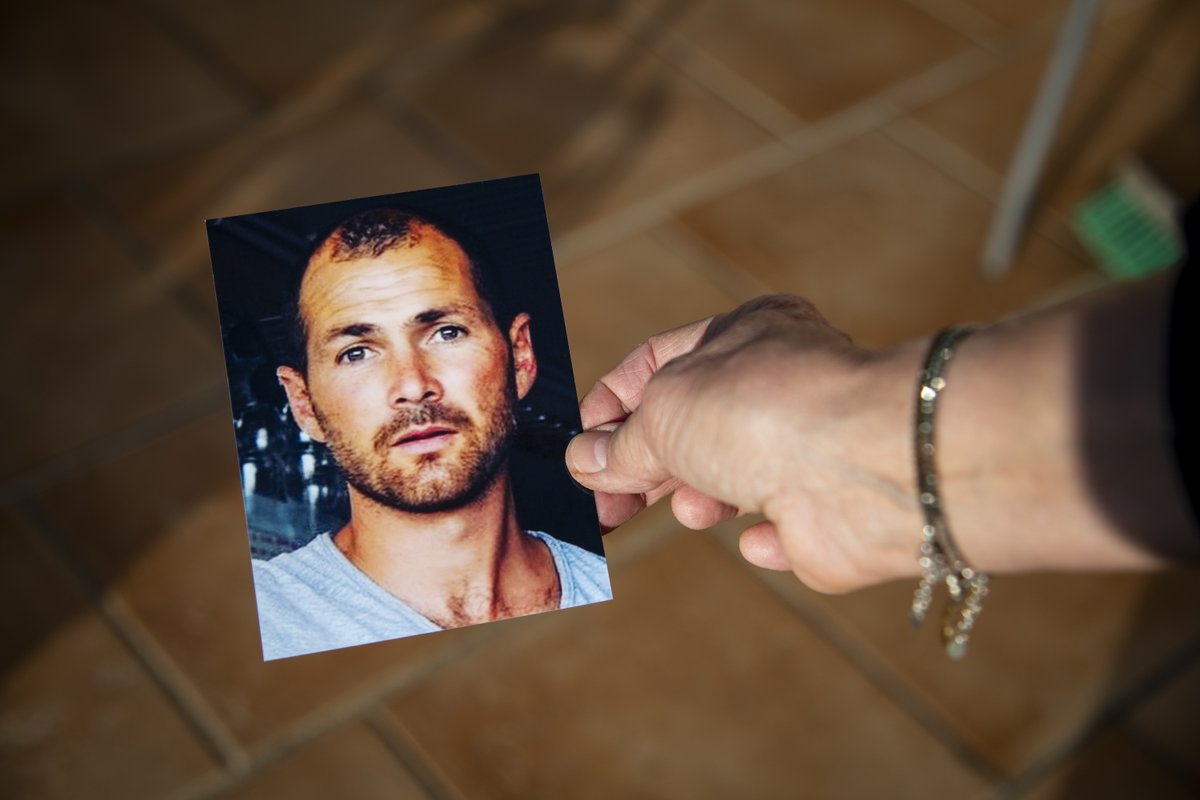 streetpress's tweet photo. Massimu Susini, 36 ans, a été assassiné par balle sur la plage devant sa paillote. Avant ça, il a tenté d’enrayer les dérives mafieuses qui s'organisent dans sa ville. 

Il est devenu une figure de l’antimafia en Corse. 

✍️ @juliedeleant x @NnoMan1 
 👉https://t.co/y7XoSF4kCV https://t.co/5ljIUCIEwb