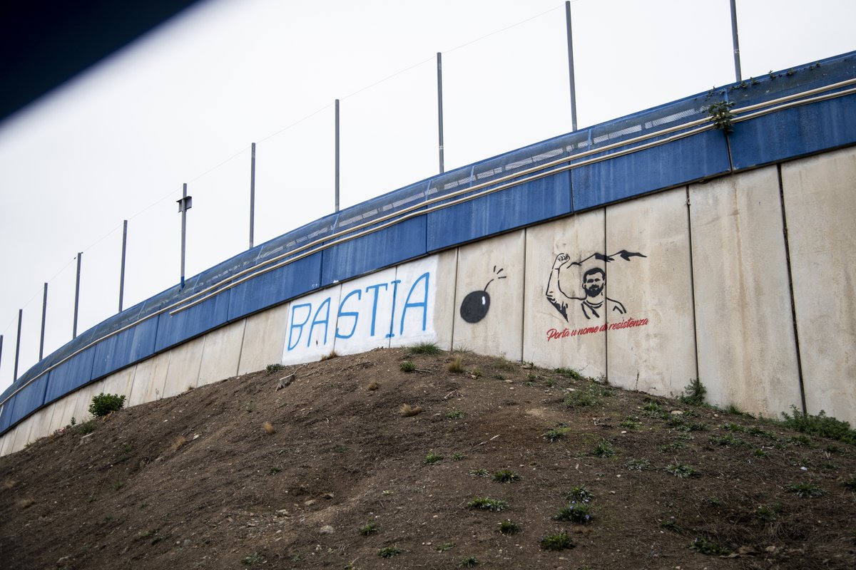streetpress's tweet photo. Massimu Susini, 36 ans, a été assassiné par balle sur la plage devant sa paillote. Avant ça, il a tenté d’enrayer les dérives mafieuses qui s'organisent dans sa ville. 

Il est devenu une figure de l’antimafia en Corse. 

✍️ @juliedeleant x @NnoMan1 
 👉https://t.co/y7XoSF4kCV https://t.co/5ljIUCIEwb
