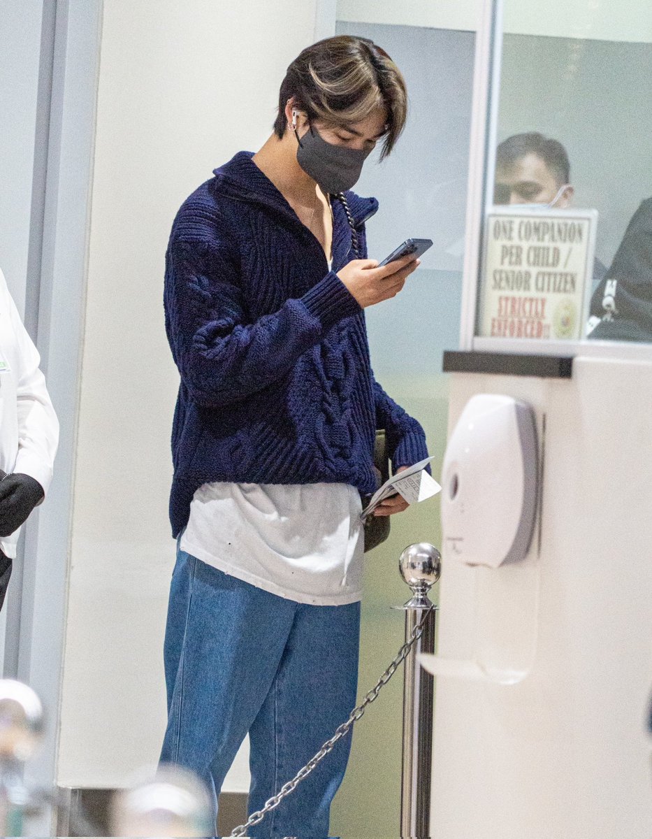 nrkdaily's tweet image. these are the first ni-ki fansite photos in manila! 😭❤️‍🔥