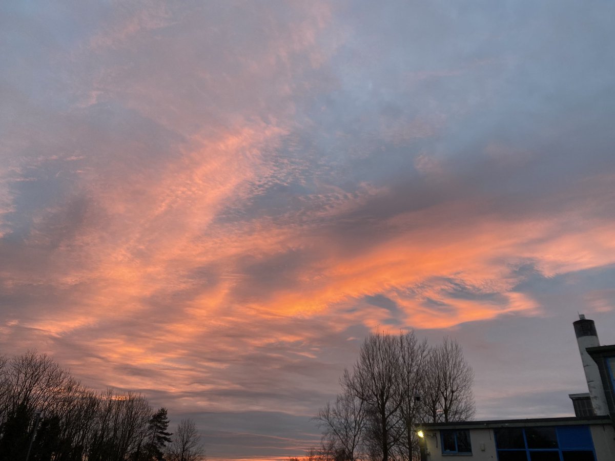 Fluffy_clouds07's tweet photo. Anyone like these photos I took of the sky? https://t.co/Mzpf9bnkXm