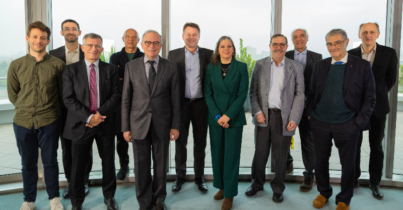 Atos's tweet photo. Today, world-leading scientists gathered for the 9th Atos Quantum Advisory Board.
The occasion to share major work:
π Key EU projects to provide first quantum-accelerated HPC infrastructures
π€ 2 partnerships signed with @OVHcloud & @meetIQM
π Alain Aspect's 2022 Nobel Prize