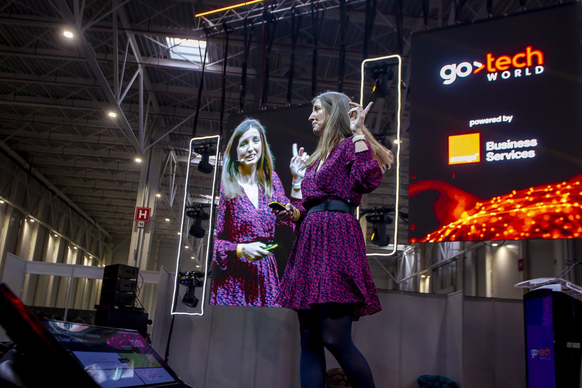 JoanaPaisAfonso's tweet photo. Hello December! I can't believe November is already gone. 1 month ago I was in #Bucharest on the main stage of @gotech_world talking about #EmployerBranding #Culture & #TalentExperience. I'm grateful for all the good moments!
#DeloittePortugal #Deloitte @deloitte #TalentBrand https://t.co/A9KPJLc6ma