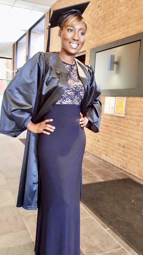 Je crois fermement que la première étape et l'outil le plus important vers l'autonomisation des femmes est l'éducation. Une bonne éducation garantira que les femmes sont plus compétentes et confiantes pour relever des défis plus importants. La facilité est le chemin des faibles.