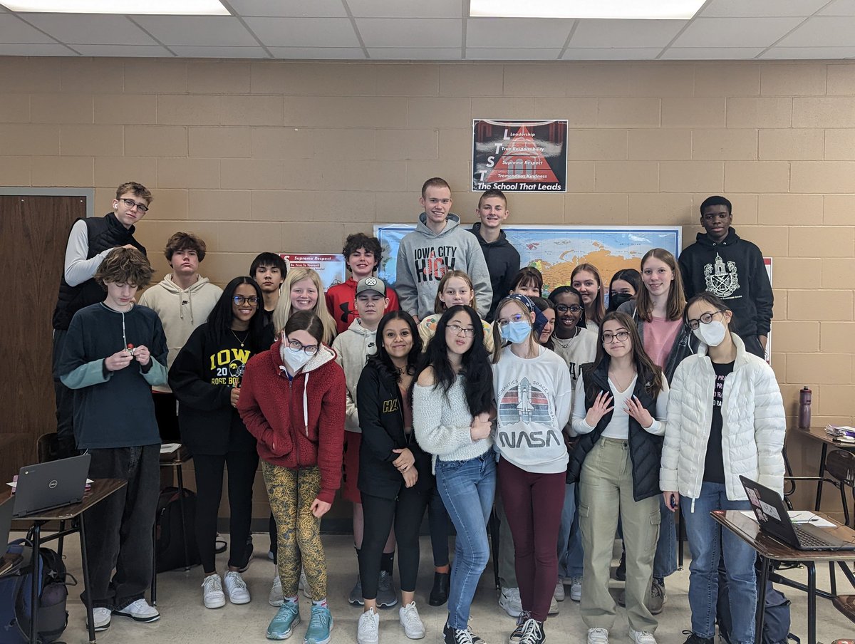 gdc450's tweet image. Mrs. Dixon's 2nd hour World History class was the winner of today's No Tardy Party as part of our No Tardy December! Great job! #everyclass #everyday #ontime #TSTL