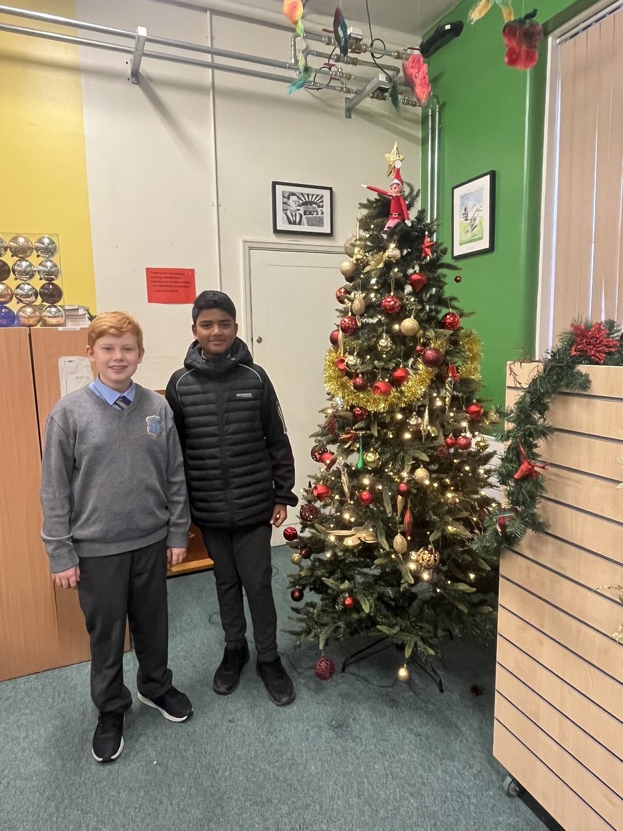 CbsCastle's tweet photo. 2nd year students decorating the library for Christmas @PDST_Hwellbeing #christmasiscoming https://t.co/IFKRwojSvs