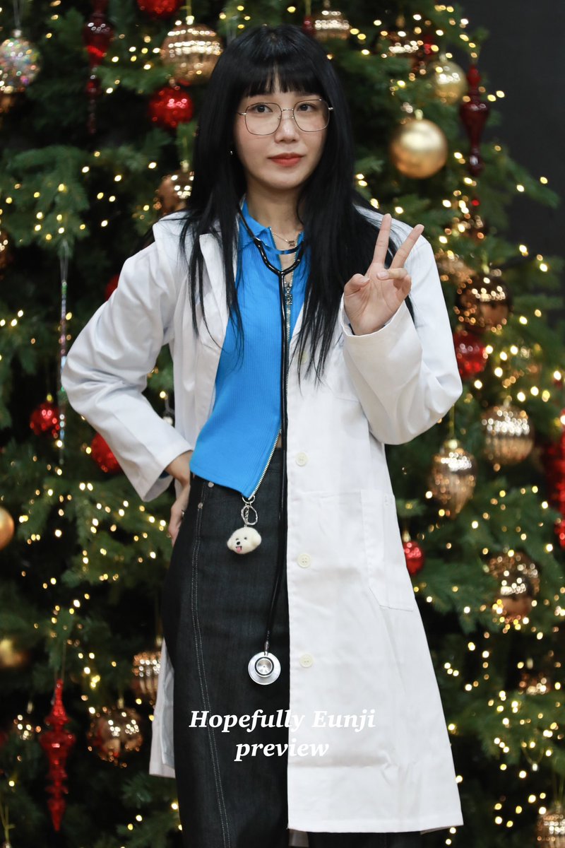 _HopefullyJEJ_'s tweet photo. 🌻221203
#log 메이크스타 팬싸인회 preview💫
#정은지  (@Apinkjej) #에이핑크

미리 메리크리스마스🎄🎁🤍 https://t.co/y8L7AyFvcQ