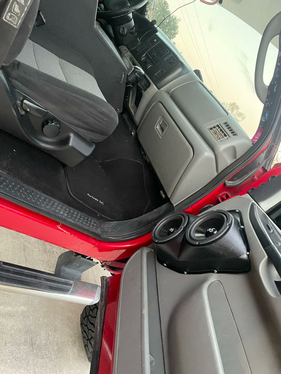 custom_pods's tweet photo. Want a shout out? Make sure to dm your install pictured and videos! 😎

-Deep Dual 6-1/2" for Front Door 99-07 Ford F-250/Excursion Speaker Pods 
-Dual 6-1/2" Speakers for Smoking Rear Door of 99-07 Ford F-250 Crew Cab Speaker Pods 

https://t.co/OYpf1goWdr 

#cusotmspeakerpods https://t.co/dBEUmFPZvj
