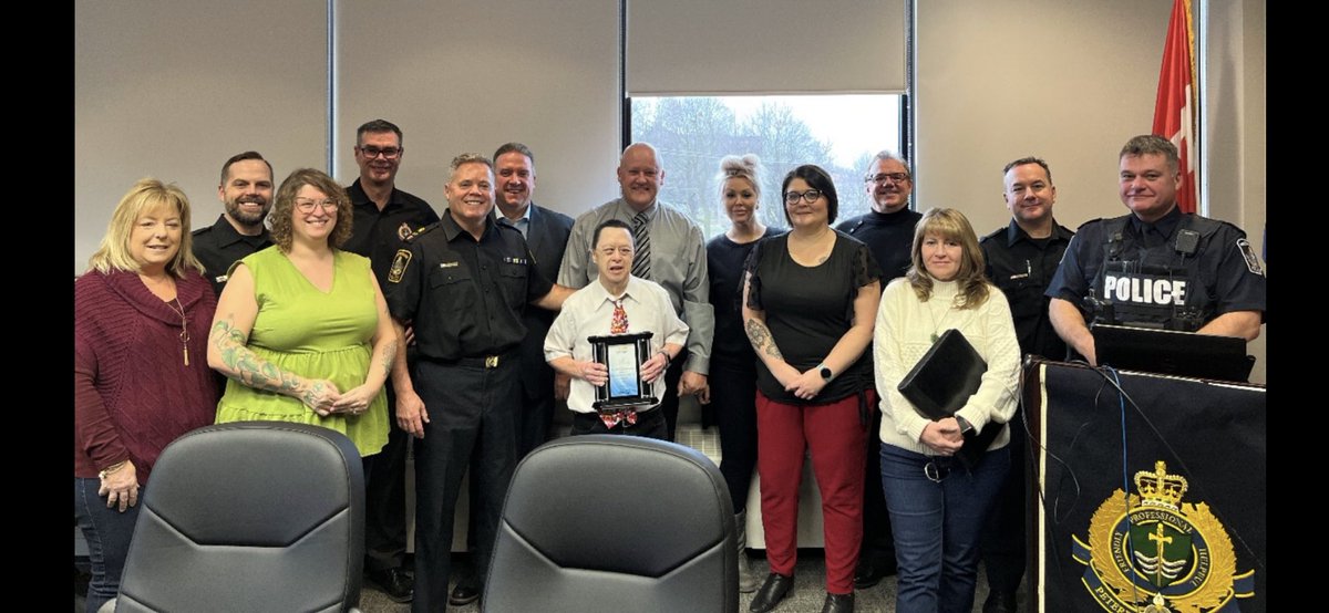 ⁦@PtboPolice⁩ presented today with ⁦@torchrunontario⁩ Ruby award from LETR International for Ontario program for 2021 in support of ⁦@SOOntario⁩ ⁦@OACPOfficial⁩ @PeterboroughSOO⁩ Thank you everyone for support for our 26,000 + Special Olympians in Ont