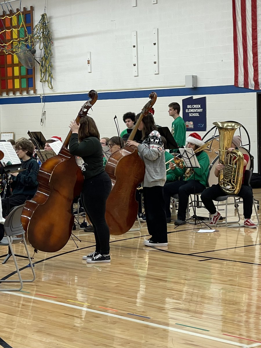 BCTitans's tweet photo. What a wonderful treat this morning! BMHS Orchestra performing holiday music for our students! They were AMAZING!! Thank you Mrs. Cheshier and students! 🎶 🎼 🎵 #AlwaysBeATitan #ExcellentMusicians @orchestrabmhs https://t.co/sUyYjBIdYA