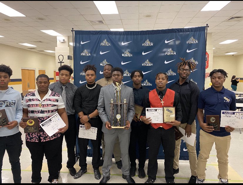 SSS_FOOTBALL_'s tweet photo. The Spartan Football Banquet was a grand-slam night ! The Spartans finished the season (9-2) and are Conference Champions! https://t.co/mRPeGRRfFR