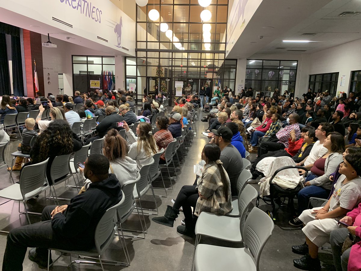 kcody1971's tweet photo. @MillStreetES @Deborah_Bailey5 Full House! Stage Full of Wonderful 3rd Grade Students! Full of Beautiful Music! Mustang Families with Full Hearts! 💜🎄💜 https://t.co/W7qdhw9ifE