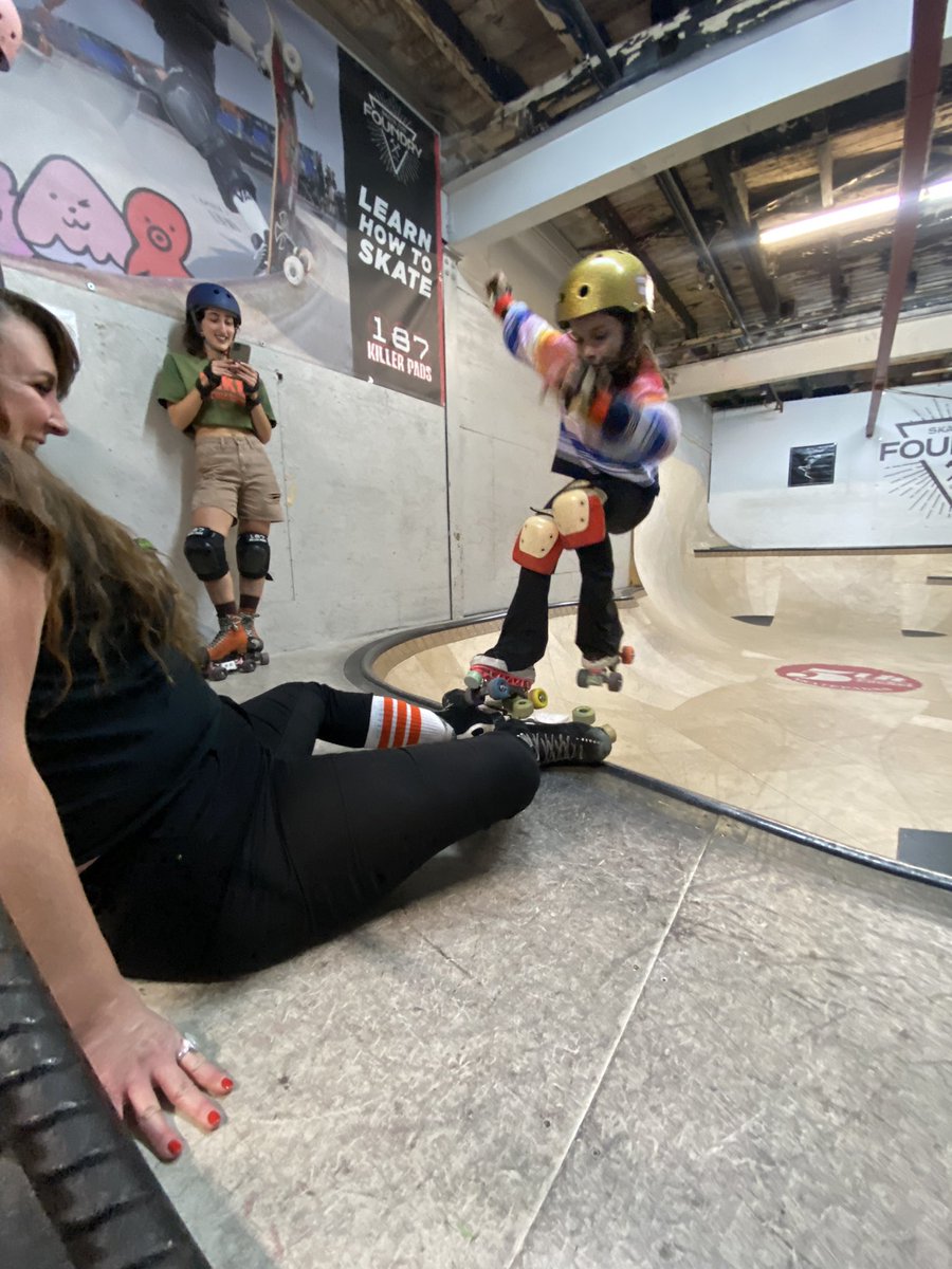 SkateTheFoundry's tweet photo. Every evening is filled with lots of fun and random surprises! 🐶🛹🛼 https://t.co/538M6l4vT7