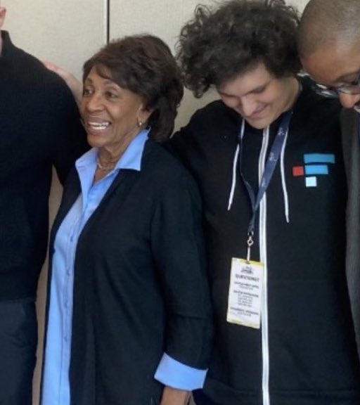 Cryptotea's tweet photo. @RepMaxineWaters @SBF_FTX This you? https://t.co/Mr3LQ2WBnH