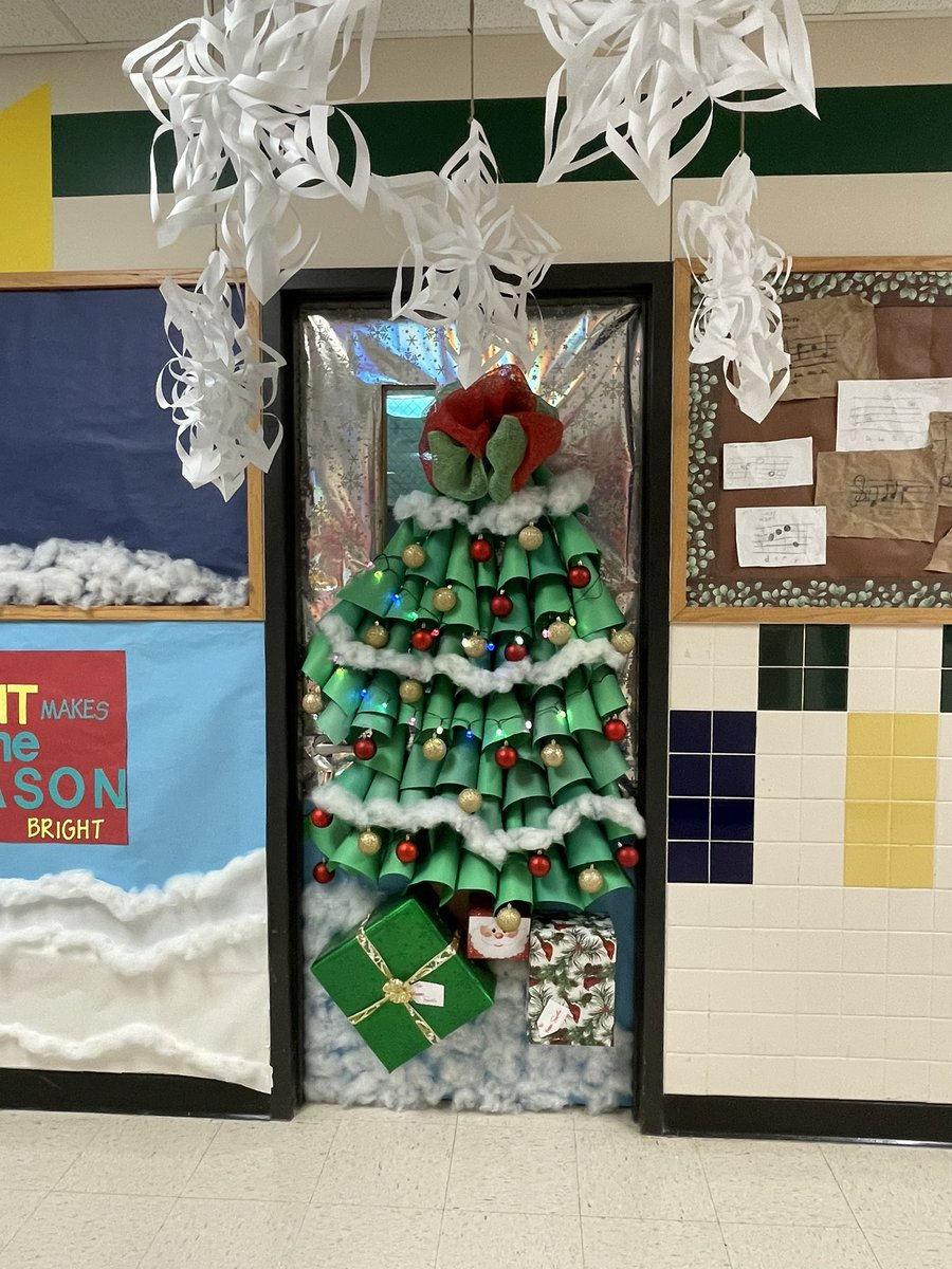 #growinggreatness <a href="/cisdsouthside/">Southside Elementary School</a> still more door decorating