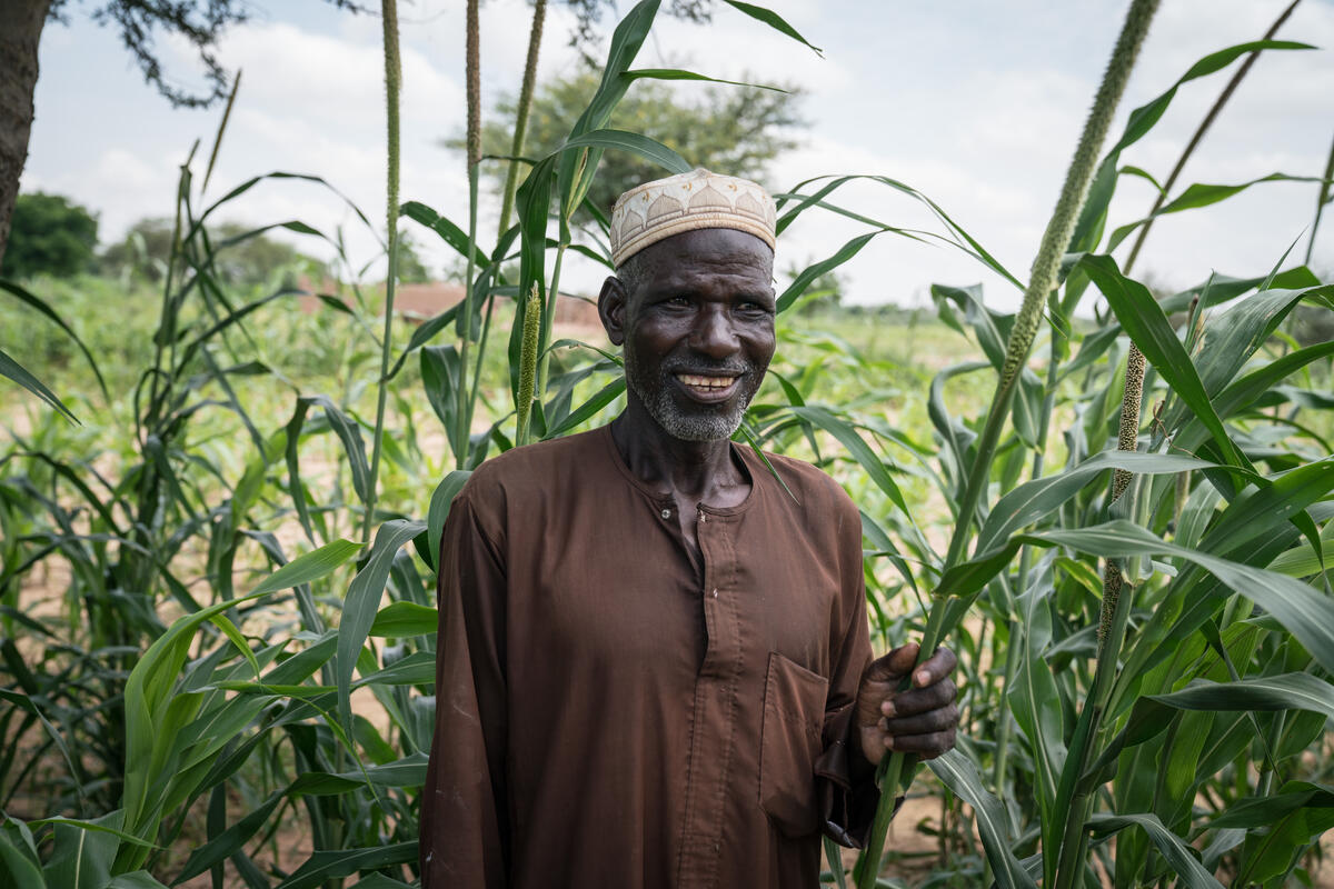 📸Chayabou is one of hundreds of farmers in #Niger boosting his harvests with half-moon farming. 

Agricultural productivity has increased 🌱 up to 3 times, and in Chayabou's hometown of Rafa, child malnutrition has nearly been eliminated.💪