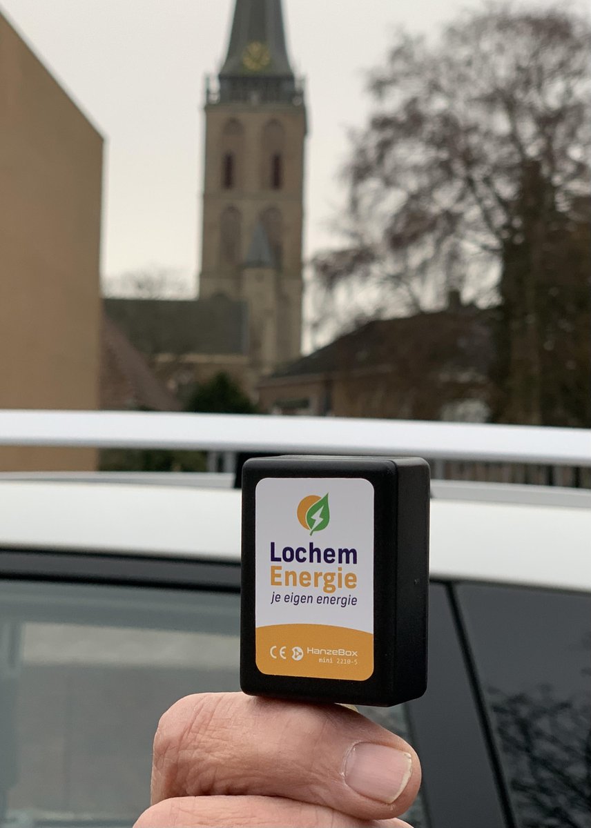 HanzeNet's tweet photo. Dutch homeowners, members from energycooperative @LochemEnergie, put hydrogen heating to the test and use the new HanzeBox to measure &amp; monitor energy usage and compare results https://t.co/4LUnwtI7cb https://t.co/FlLOJeNcws