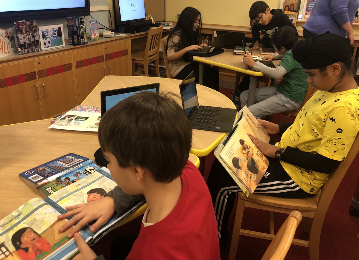 msmancuso5's tweet photo. Thanks, Mrs. Layburn, for the wonderful experience exploring award winning books! @NHPRoadSchool #proud2bnhpgcp https://t.co/4erMW2gJGk