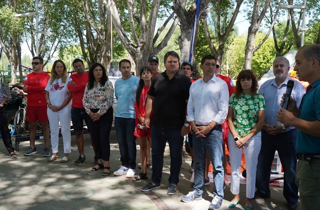 claudominguez02's tweet photo. Hoy lanzamos el Operativo de Seguridad Balnearia y además incorporamos nuevas maquinarias para reforzar el sistema de mantenimiento vial. ¡Felicitaciones a cada trabajadora y trabajador y éxitos en esta nueva temporada!
#OperativoBalnearios #PalabraCumplida https://t.co/CSBJx5aO1r