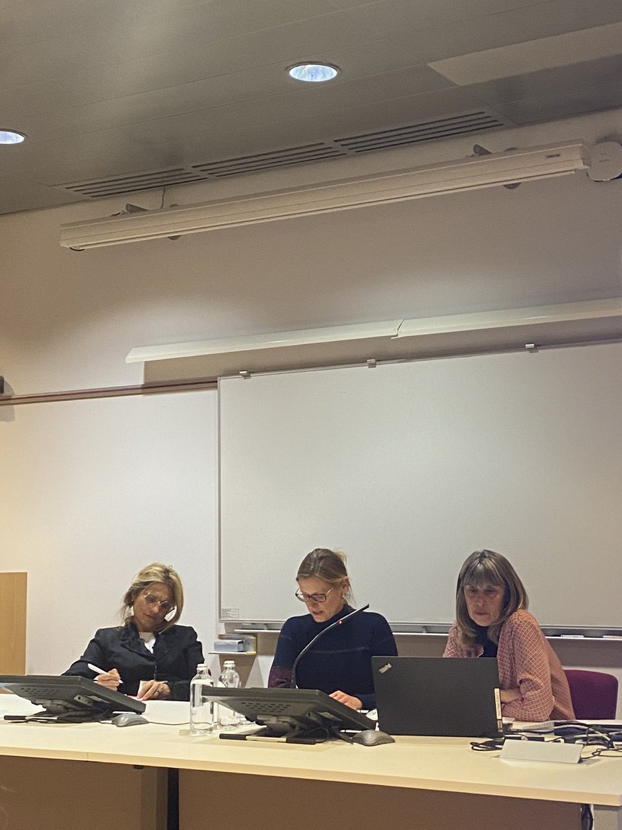 rfuente22's tweet photo. #EDUtransformaSCP
Interessant comunicació sobre el plurilinguisme a les calendretes #plurilinguisme
#intercomprensio https://t.co/QCadvCvn5Z