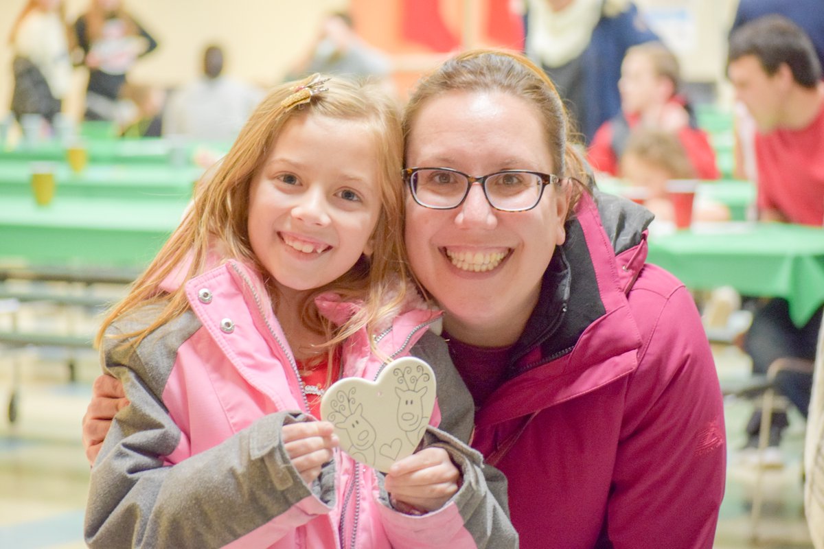 We had SNOW much fun decorating ornaments last night! ❄️ There was hot chocolate, snacks, holly jolly music and SANTA even showed up to partake in the festivities! 🎅 Thank you Chesak - Martin PTA for hosting such a fun event!