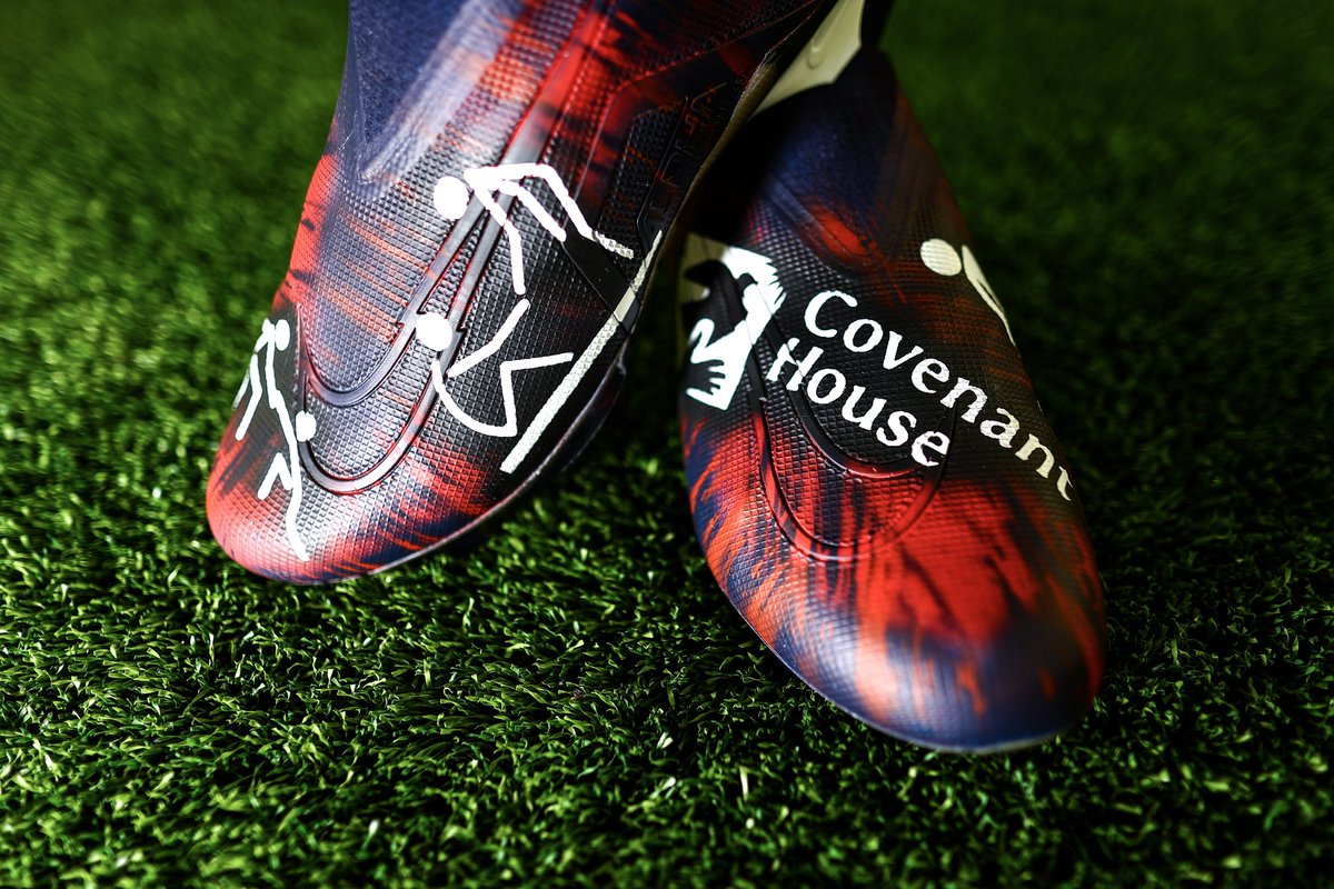 This Sunday, @HoustonTexans player @OgboOkoronkwo will rock custom cleats dedicated to Covenant House Texas as part of the #MyCauseMyCleats initiative. We are honored Ogbo has chosen to represent our mission to aid youth facing homelessness in Houston. Go Texans! @TexansCare