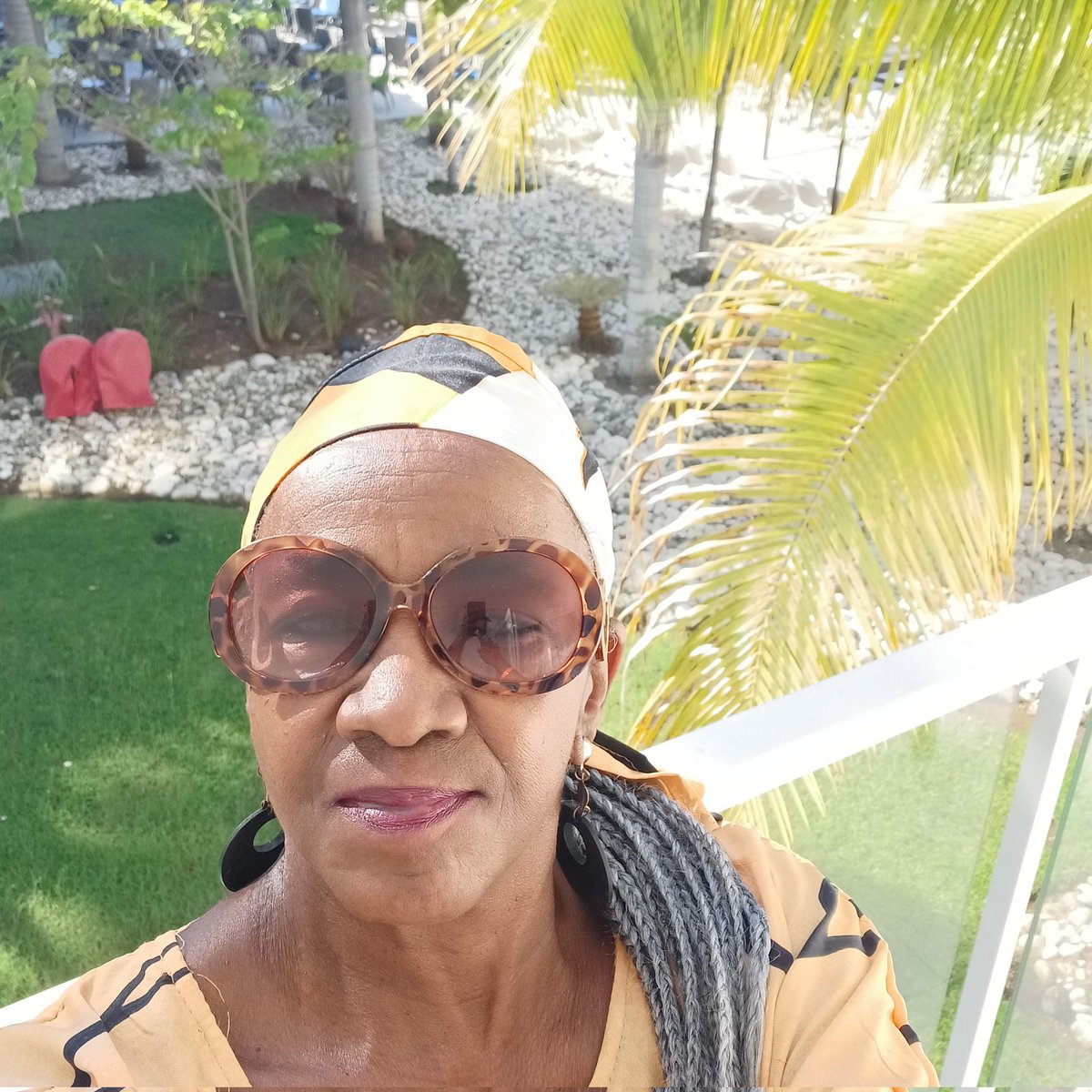 bowie_riley's tweet photo. #NewProfilePic https://t.co/OSNJsGPQ0w
