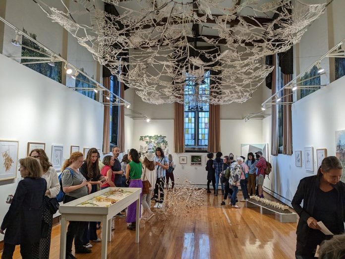 keanjerseycity's tweet photo. Join us for a holiday party TONIGHT at our Lemmerman Gallery from 6-9 p.m. Hosted by the @NPSNJ, with a poetry reading by NJCU professor and new JC Poet Laureate @annwallace409 + open mic for poets who write about nature. https://t.co/ti2vT6ErMX
#jerseycity #freetonight https://t.co/Ai20uivt4t