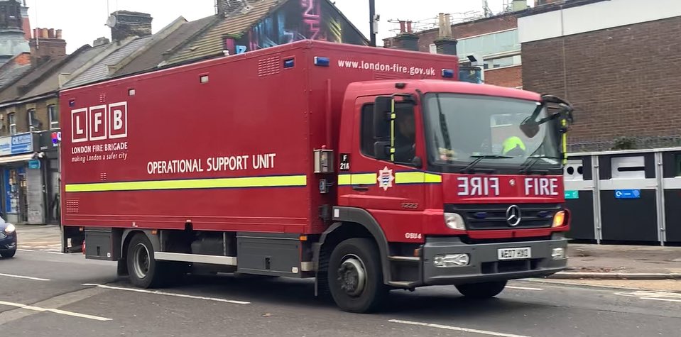 HarryEmergency's tweet photo. Saw @LondonFire Vehicles at #stratford on Tuesday which are #f421 and #f422 pump ladder and pump from #ilford and #f432 pump from #barking also #f341 pump ladder from #Chingford as well as starford OSU operational support unit returning @LFBBarkDag @LFBNewham @LFBWForest https://t.co/DTb5lxSiQi