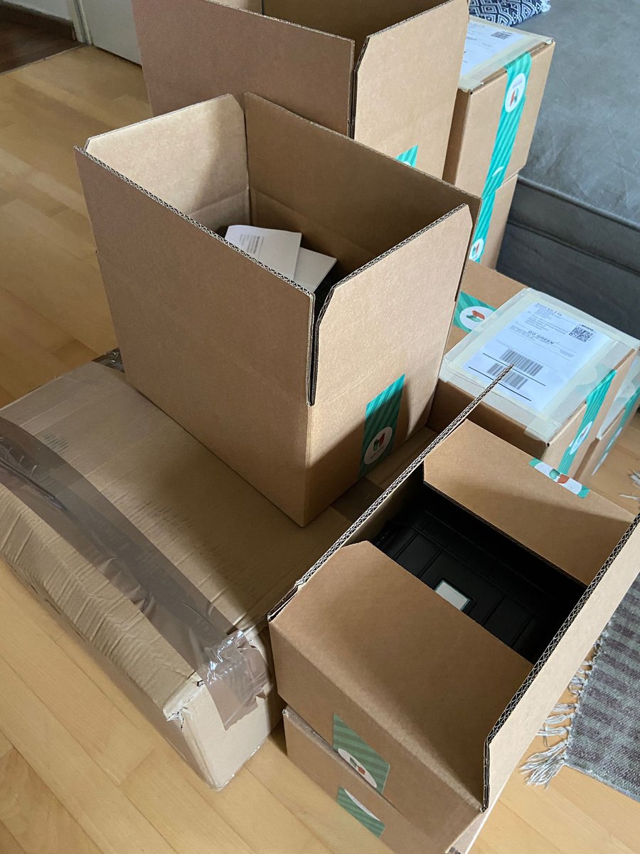 Heute ging die letzte große Menge unserer Best Case #escaperoom Koffer zur Post. Wir blicken auf ein arbeitsreiches Jahr mit vielen neuen Kontakten zurück. Danke euch, mit eurem Interesse und Feedback hätten wir nie gerechnet 🥳🥂 #twlz