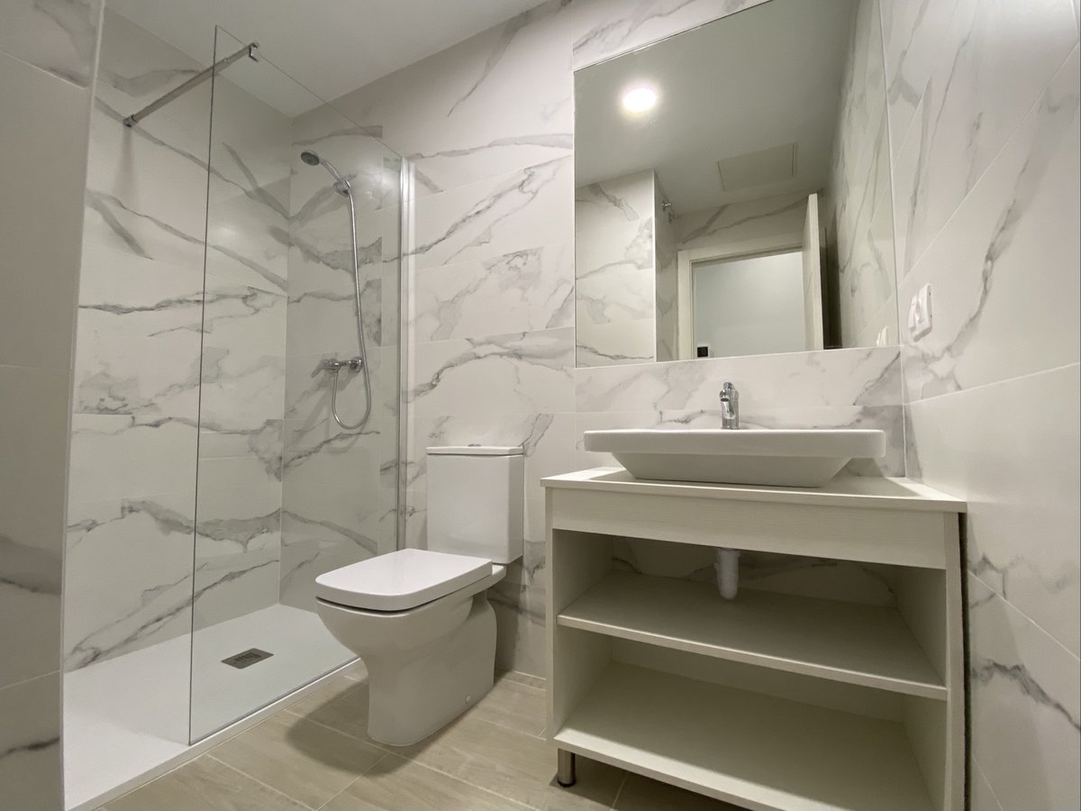 🏘️Estudios en #alquiler para una persona en G-3, #Burgos.
🔌🚿♨️Servicios centrales de luz, agua y calefacción con contador individual.
💶Desde 350 €.
📍 Inmejorable situación al 500 m. del 🏥#HUBU.
Infórmate en nuestras oficinas de Av. Reyes Católicos Nº 45 o en el ☎️947212121