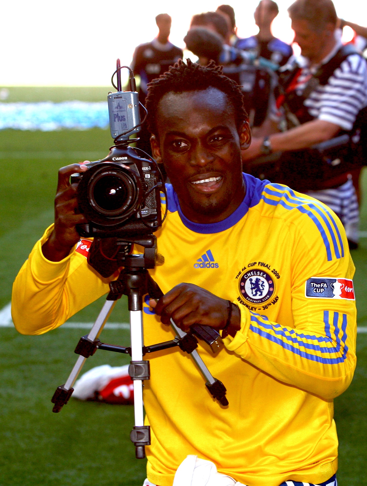 Happy birthday to 3  x winner, Michael Essien! 