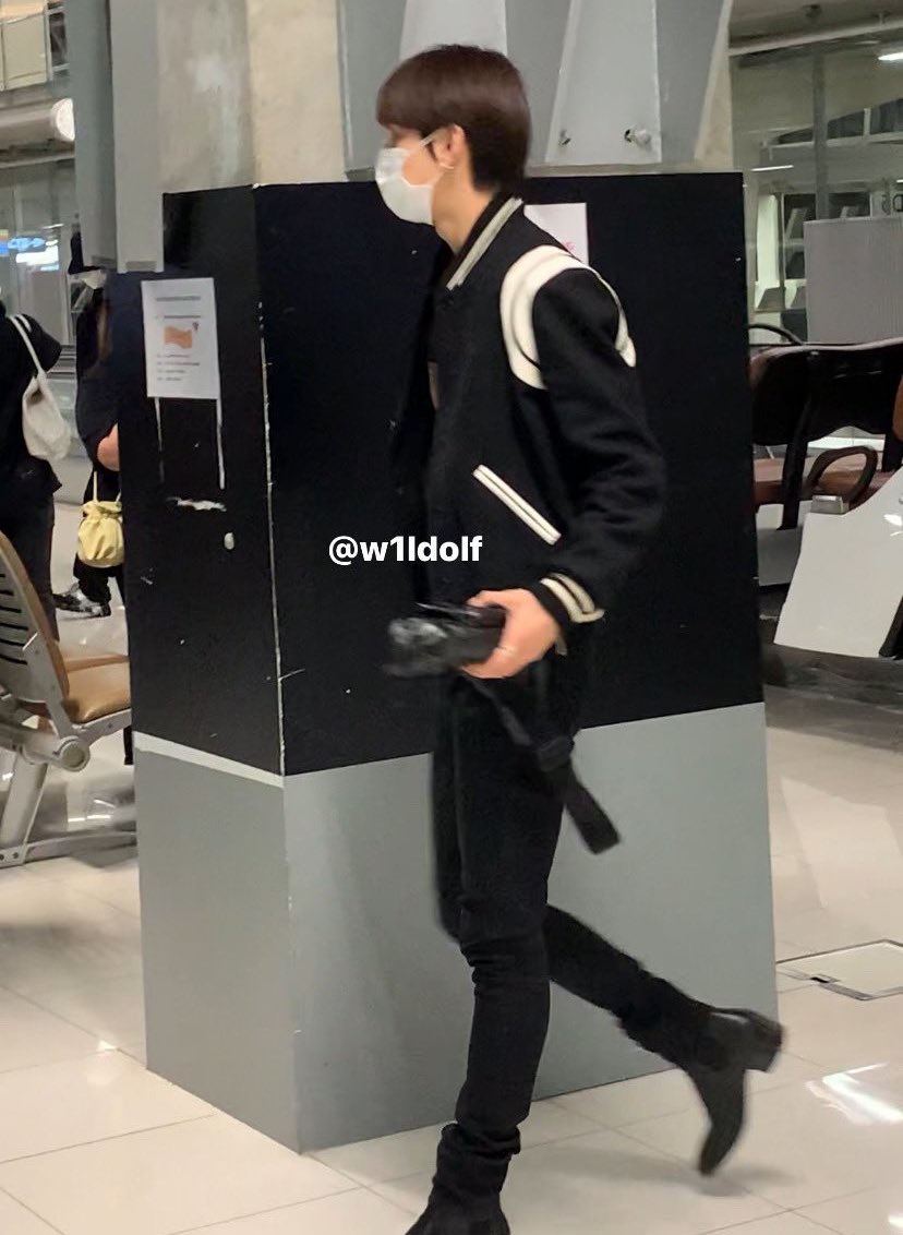 อันนี้ไม่ได้นั่งเครื่องมานะ ก้าวขามา