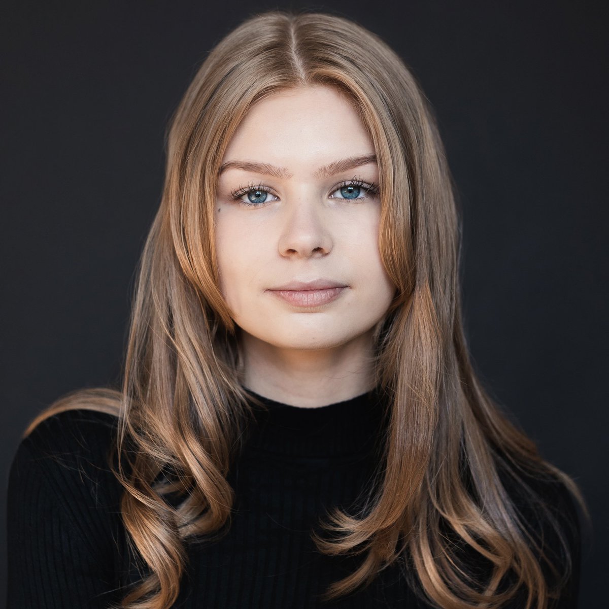 KaneyChloe's tweet photo. Hello! My name is Chloe and I am a Scotland based actor who is seeking representation, I am currently training in the arts and all support is greatly appreciated. :) 

@network_actor  #seekingrepresentation https://t.co/dQH8gR82uI