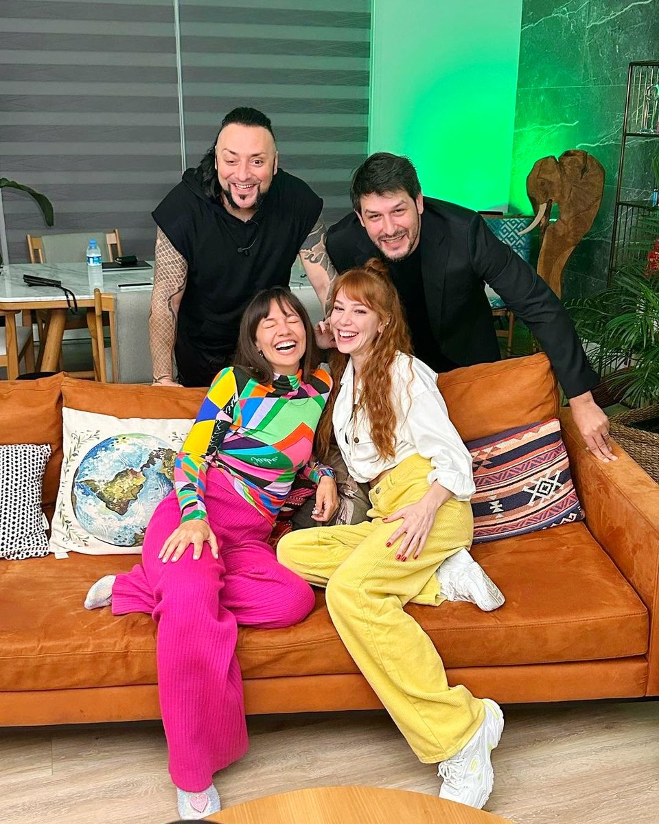 dizilancer's tweet photo. 📺 #ElçinSangu ve Hayko Cepkin "Noluyo ya?" YouTube kanalına konuk oldu. 

#ÇöpAdam 

İzlemek için:

https://t.co/WfJPyAxIeI https://t.co/E9dLTDCZCz