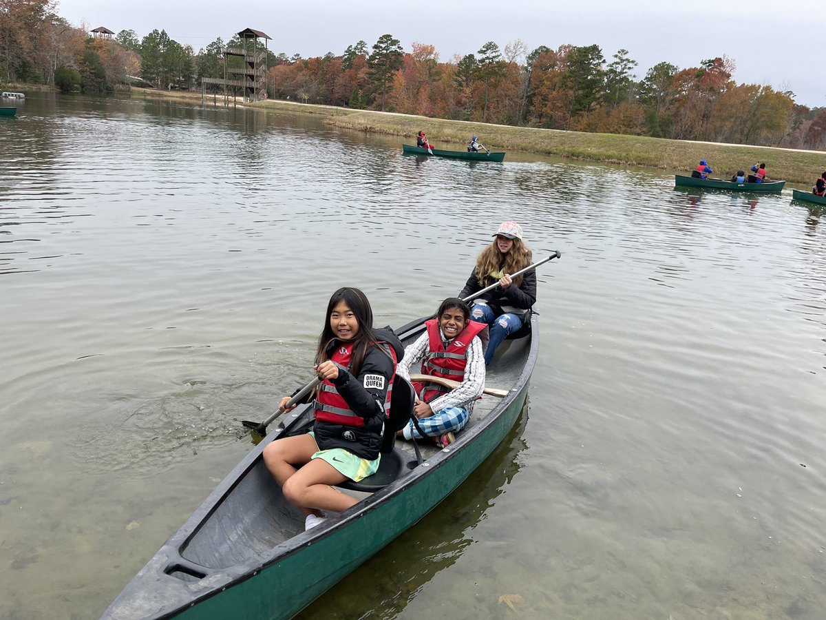 MsPlassman's tweet photo. Day 3 Canoe fun! @5thgradecamp22 @vaughelemfisd https://t.co/5dj5kxe9Jk