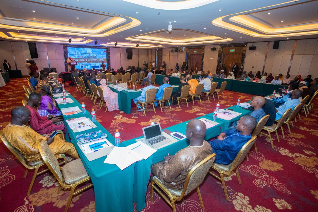 Ce 2/12, les membres du gouvernement, du secteur privé, des institutions et des partenaires financiers se sont retrouvés autour d’une Table ronde organisée par @McipmeGuinee <a href="/UNIDO_Guinea/">UNIDO Guinea</a>  #Refila 
Elle est réalisée dans le cadre du #WACOMP, ⚙️<a href="/UNIDO/">UNIDO</a> 💶<a href="/dueniger/">UE au Niger</a>