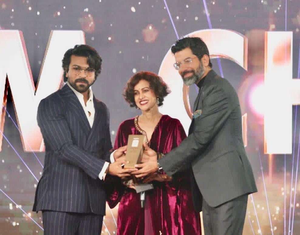 igtelugu's tweet image. Words From Proud Father and Mother for @AlwaysRamCharan 

@KChiruTweets, #SurekhammaKonidela
#TrueLegend #FutureOfYoungIndia