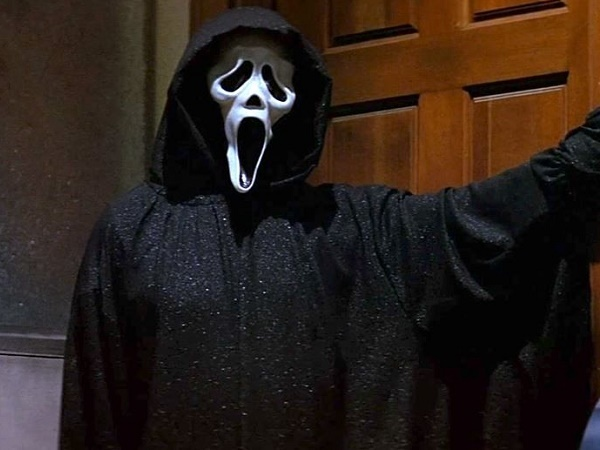 anything_scream's tweet photo. Now, best robe? https://t.co/NS69SwgcWx