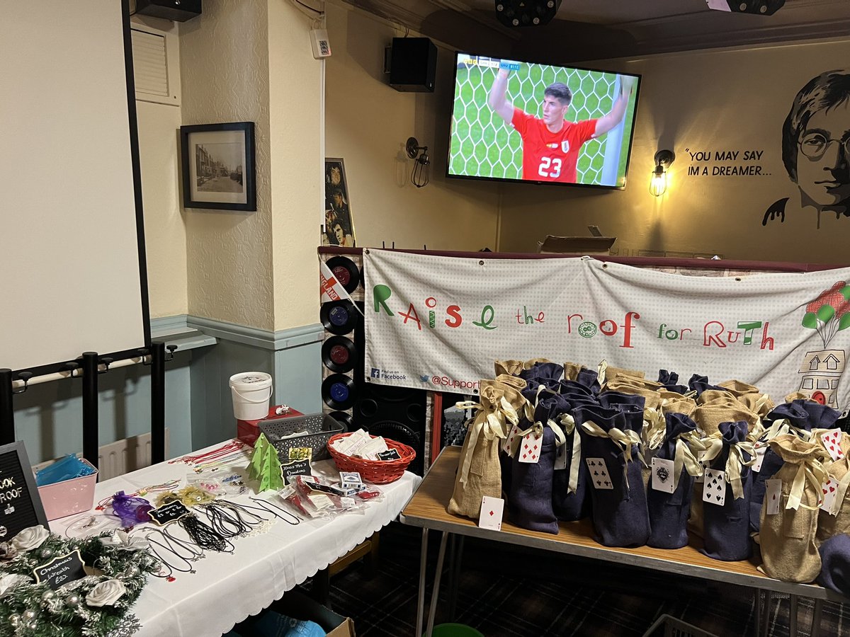 RaisetheRoof22's tweet image. We’re at The Black Diamond in #Cresswell #fundraising at the #Christmaslight switch on