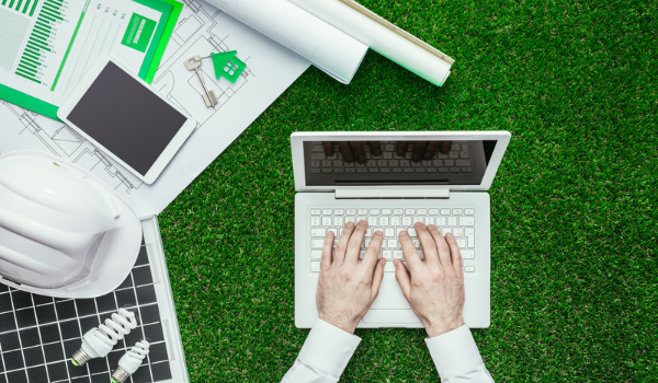 “Van onderzoeken en experimenten naar versnellen en opschalen.” Dat is de centrale boodschap van de Routekaart Nieuwe Energie voor Zeist. Lees meer over deze vernieuwde Routekaart

omzeist.nl/samen+duurzaam…

#duurzaam #zeist #routekaart #energie