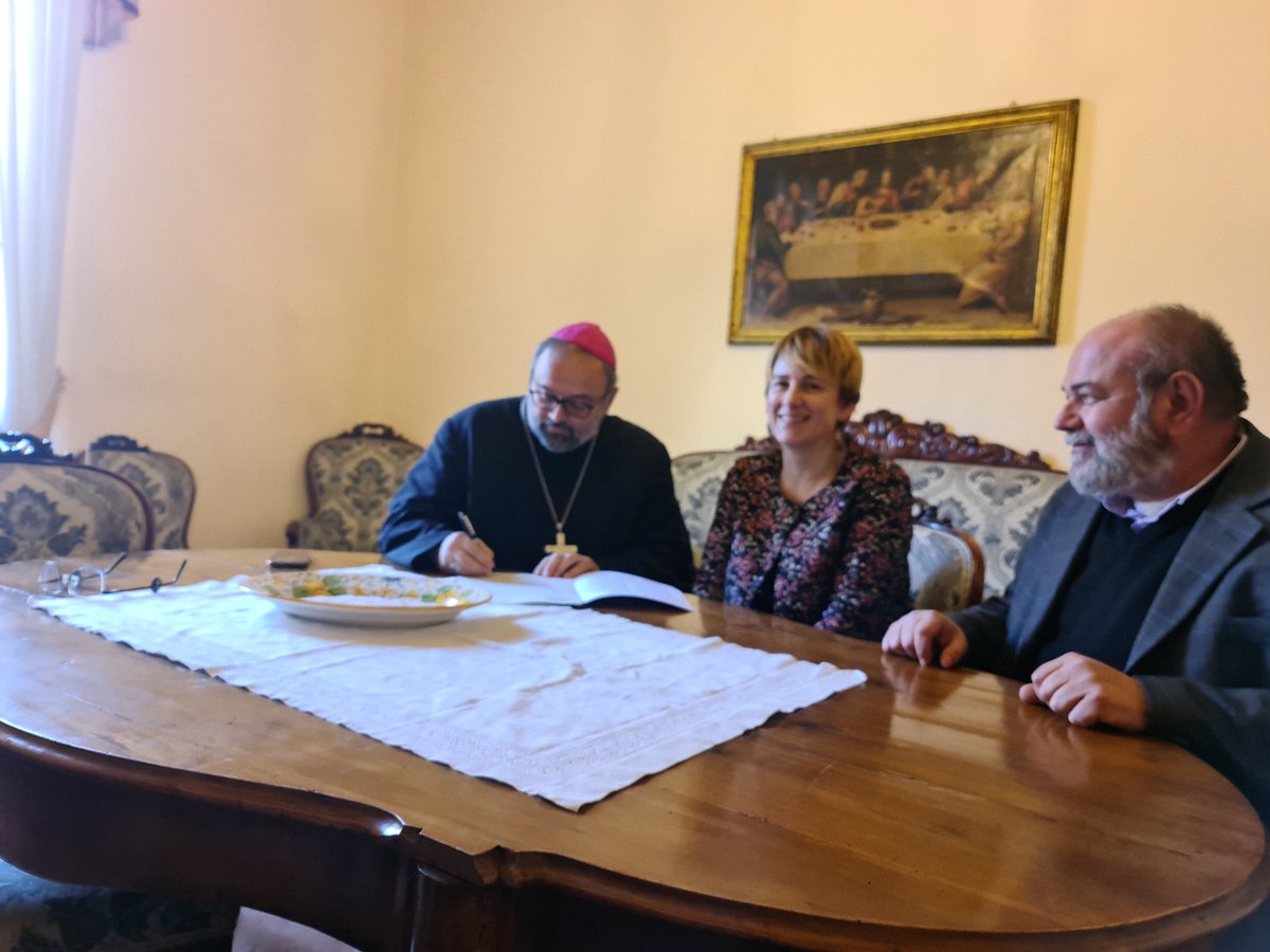 DiocesiLucca's tweet photo. Sostenibilità energetica, importante accordo tra @DiocesiLucca e @sisifosrl con @bancaetica leggi tutti i dettagli 🔴⬇️🔴
https://t.co/Y6GJ8z32Lt https://t.co/ZHW1rDoLnF