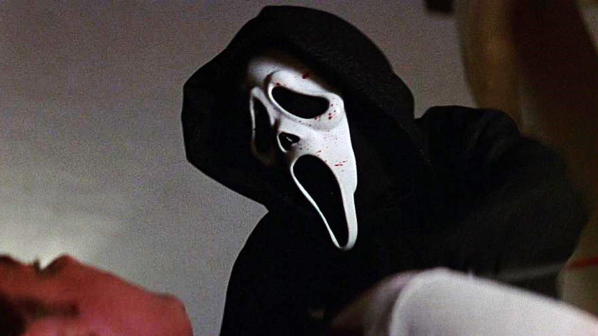 anything_scream's tweet photo. Now, best robe? https://t.co/NS69SwgcWx